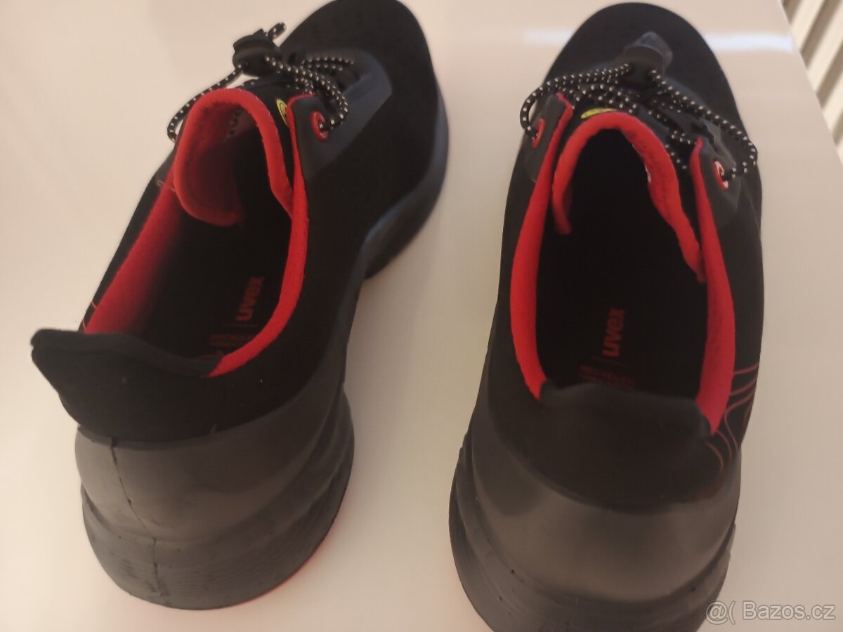 Bezpečnostní boty UVEX 43 - 4