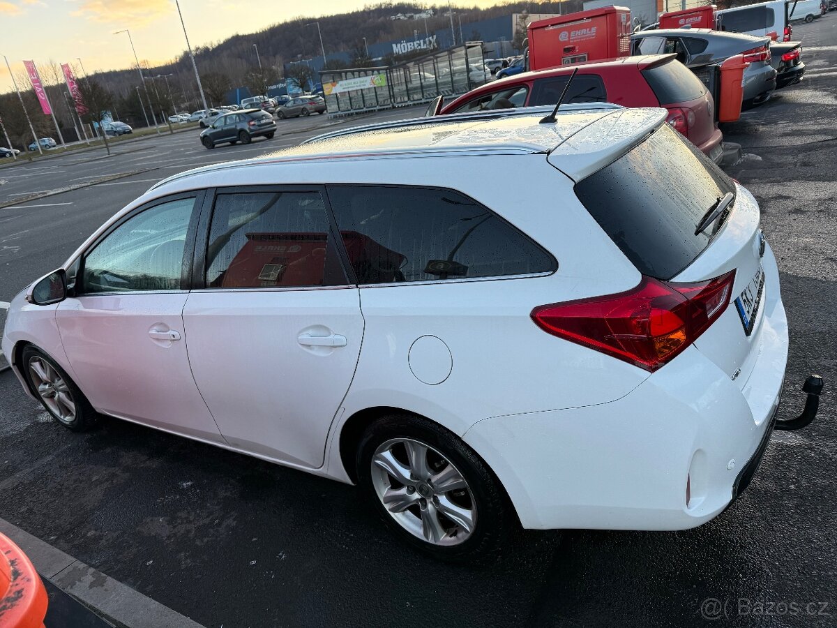 Toyota auris touring sport - 4
