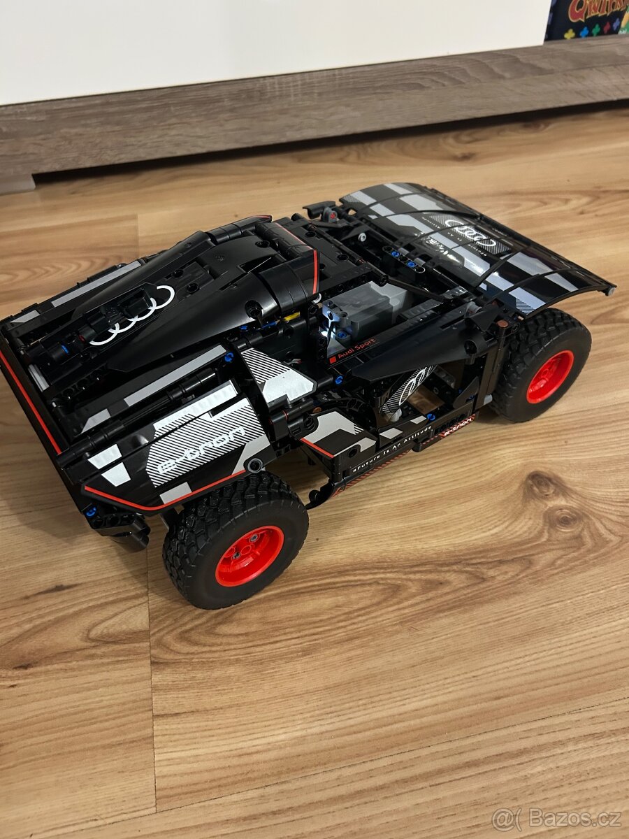 Lego Technic 42160 Audi RS Q e-tron - 4