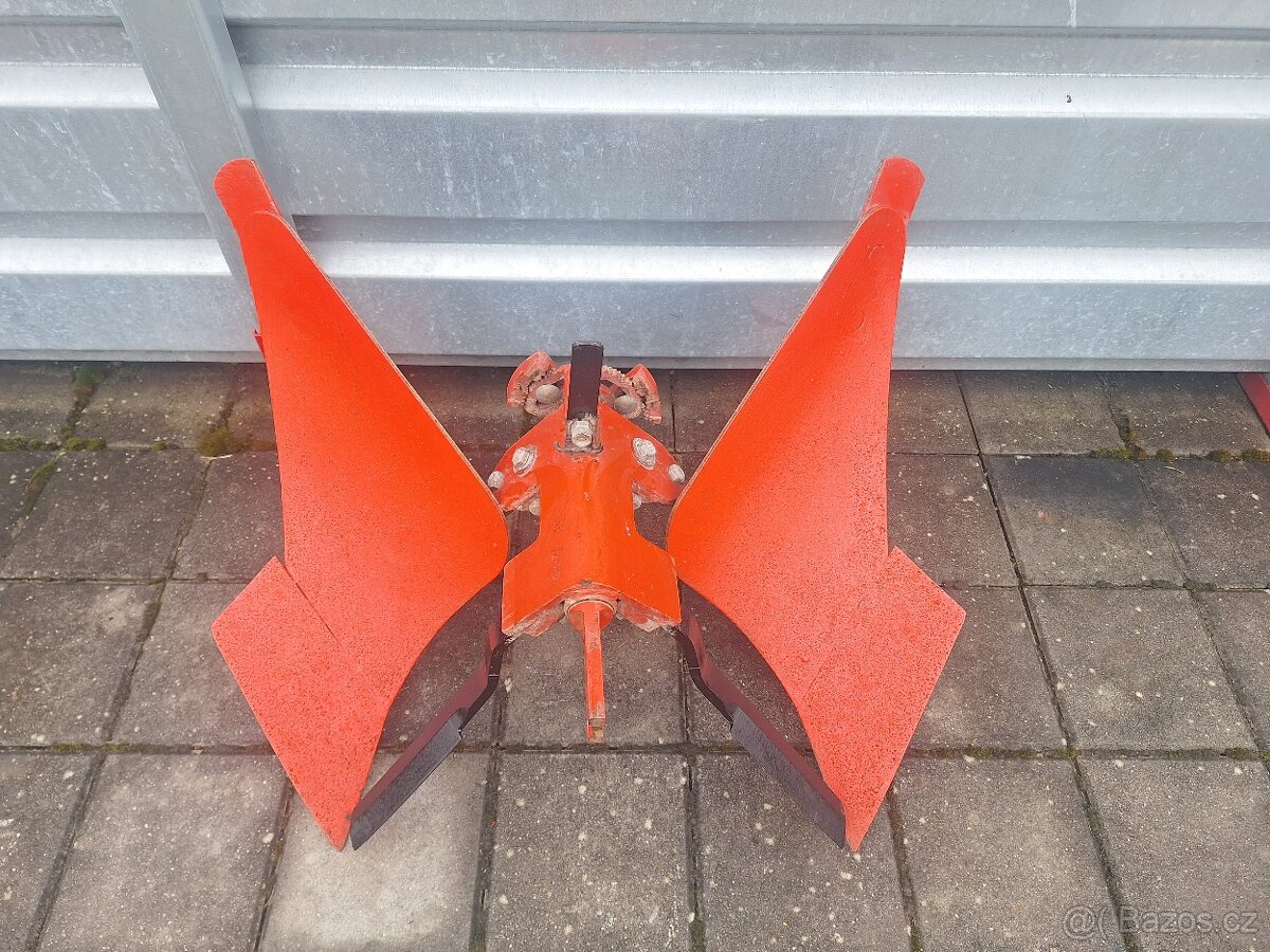 Pluh obracák Vari APH 352 - 4