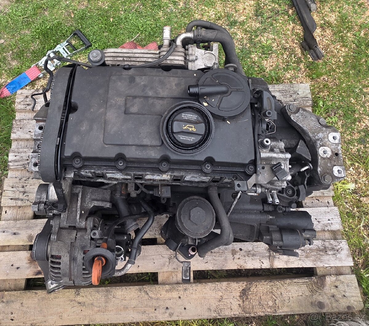 Prodám motor s převodovkou Golf5,Octavie 2,0 tdi 103kw - 4