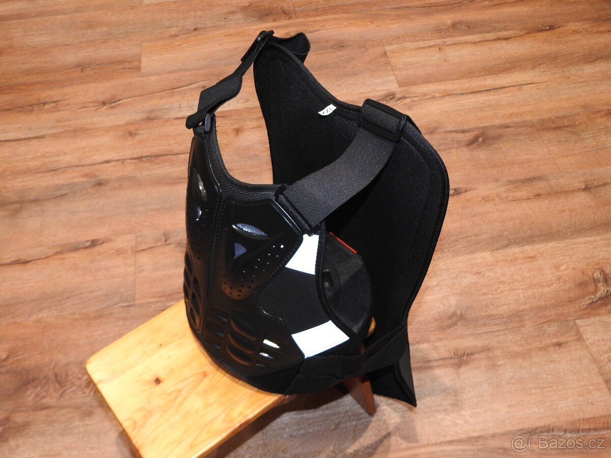 Chráničová vesta Nová - 4