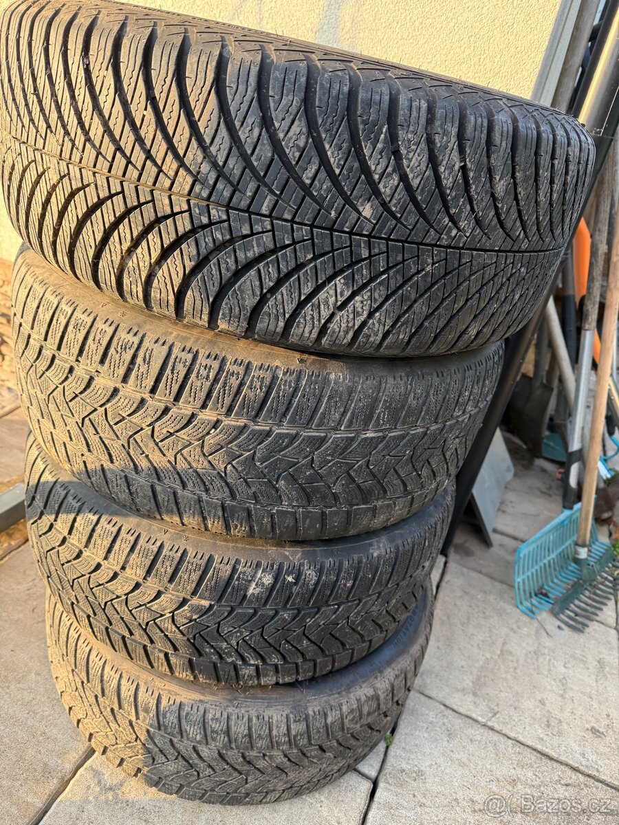 Pneu 225/50 R17 - 4