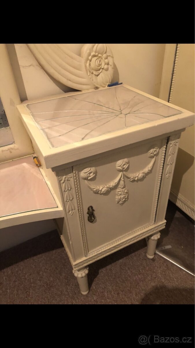 Prodám luxusní set nábytku ve stylu Ludvík XVI. - 4