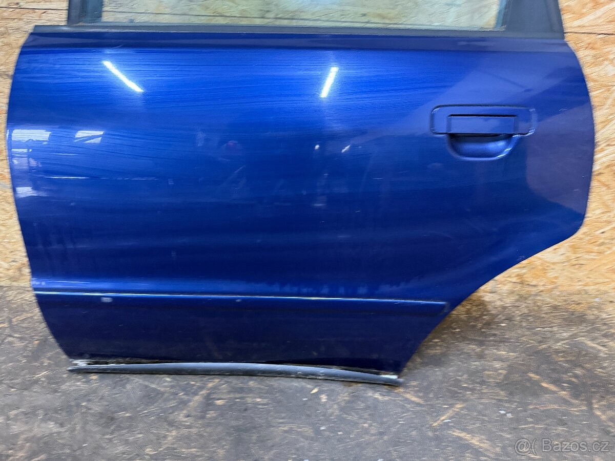 ZADNÍ LEVÉ DVEŘE AUDI A4 B5 KOMBI - 4