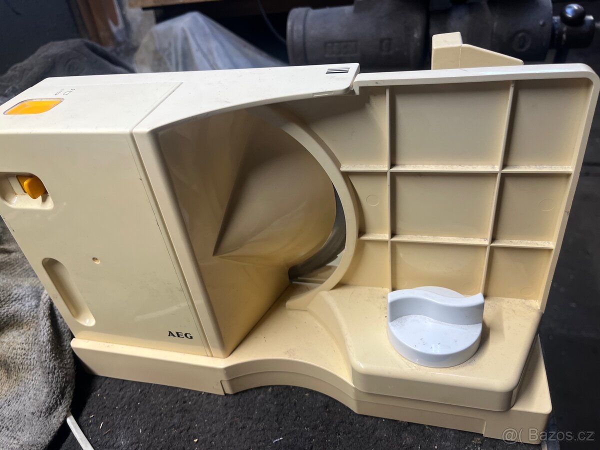 Kráječ na chleba AEG retro - 4