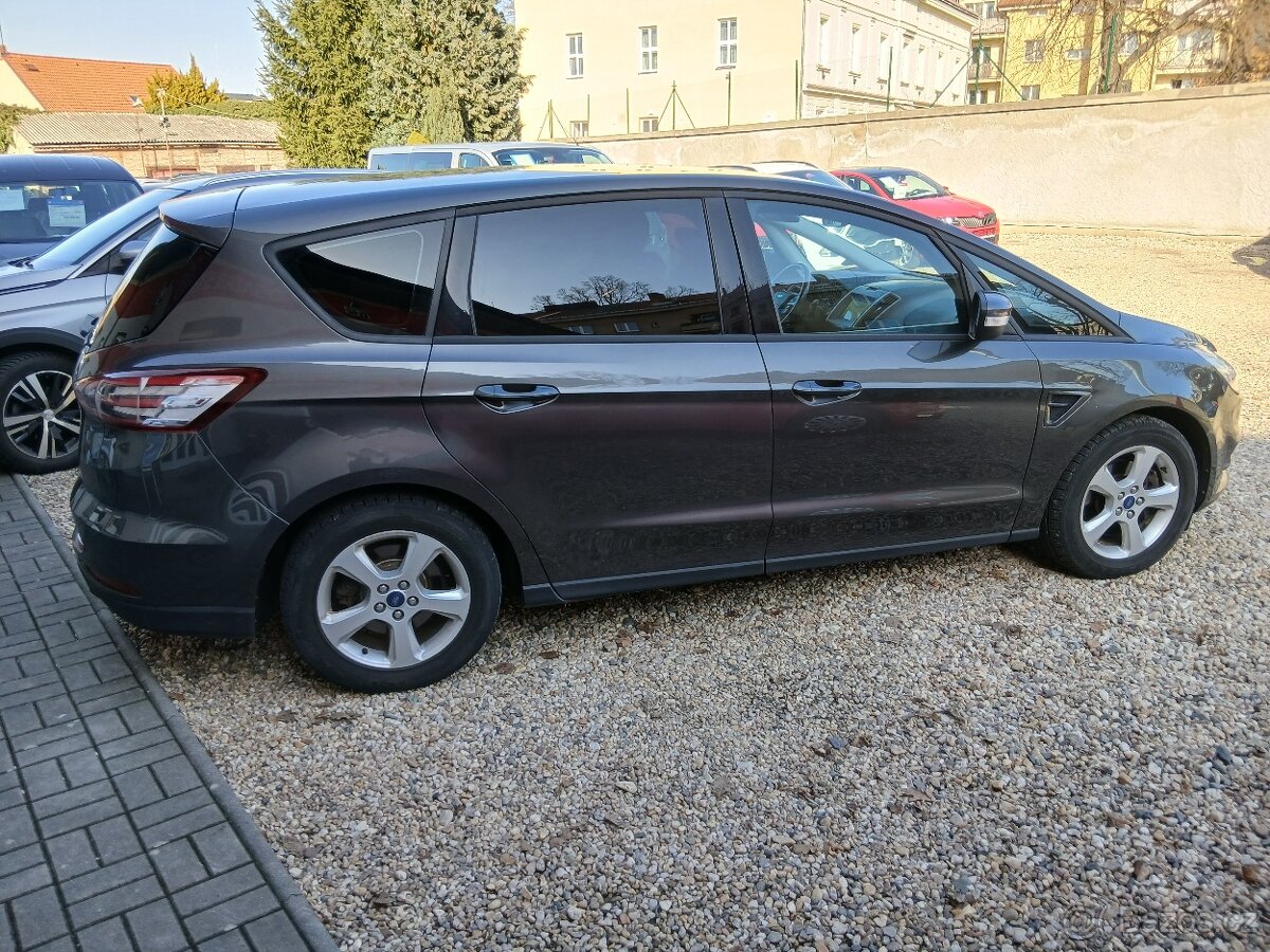 Ford S-Max 2.0 TDCi 110 KM Tažné, 5 Míst - 4