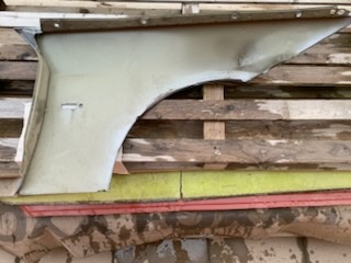 PRODÁM BLATNÍK BMW - 4