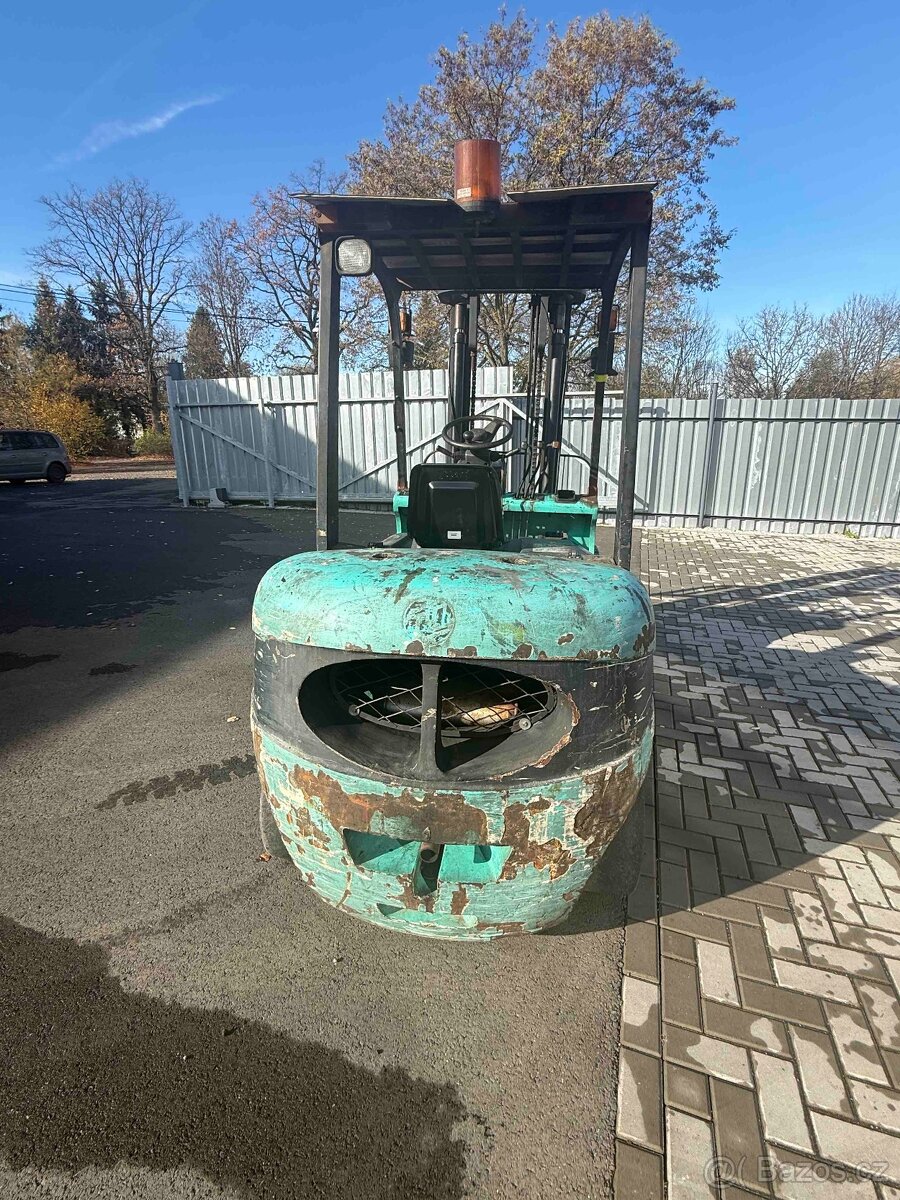 VZV - naftový vysokozdvižný vozík - 4