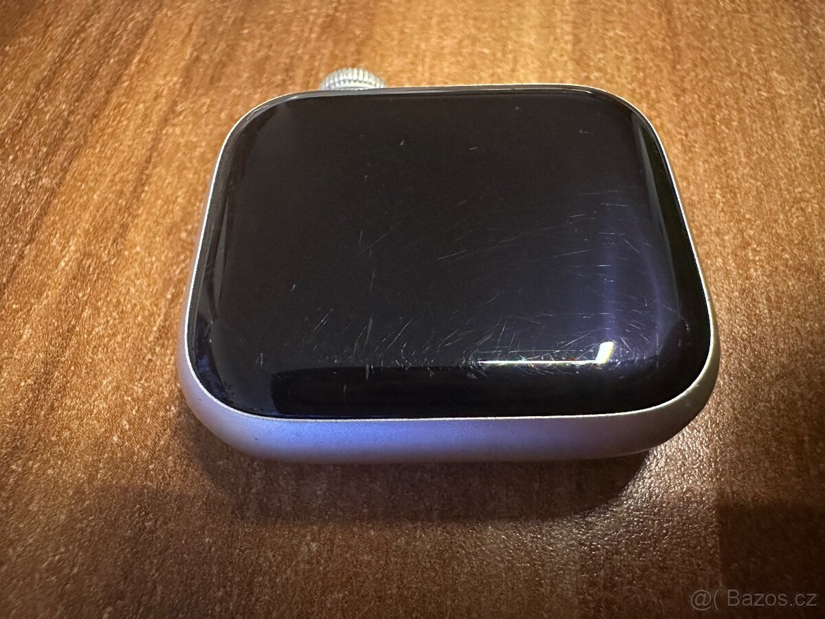 Apple Watch 7, 41 mm Starlight Alu Star - 4