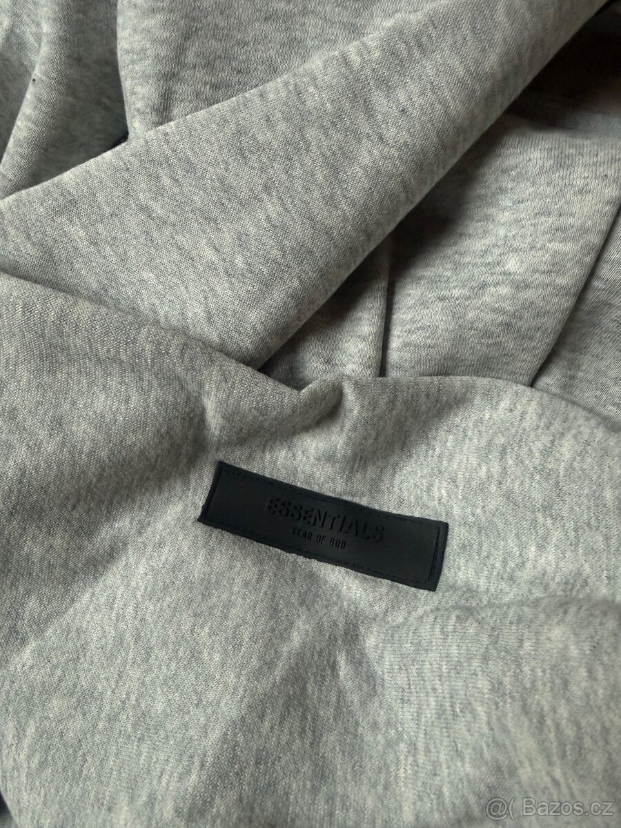 Essentials mikina velikosti L - 4