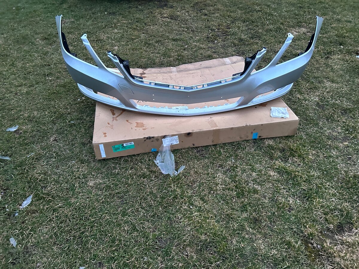 Oba nárazníky Mercedes W212 před face - 4