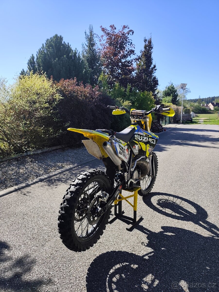 SUZUKI RM 250 - 4