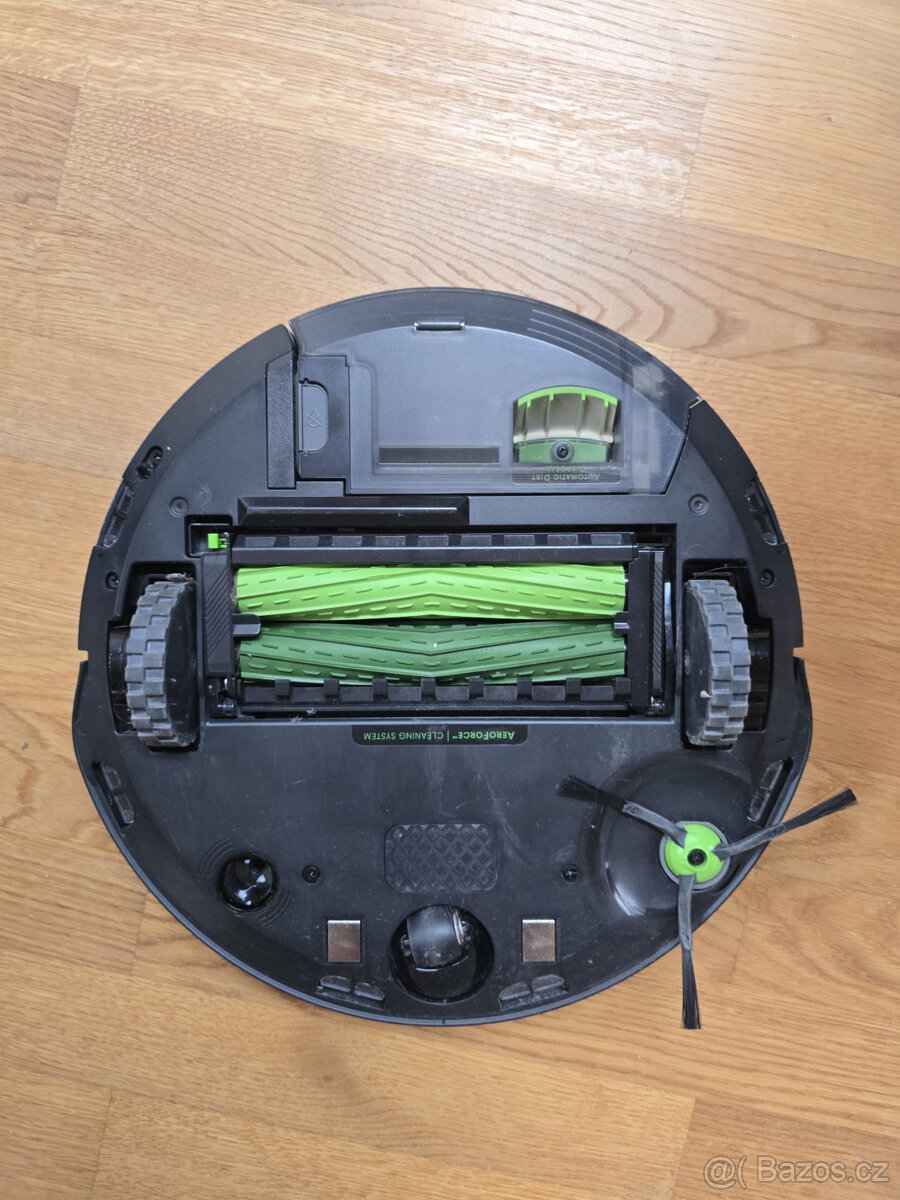 Robotický vysavač iRobot Roomba j7+ včetně příslušenství - 4
