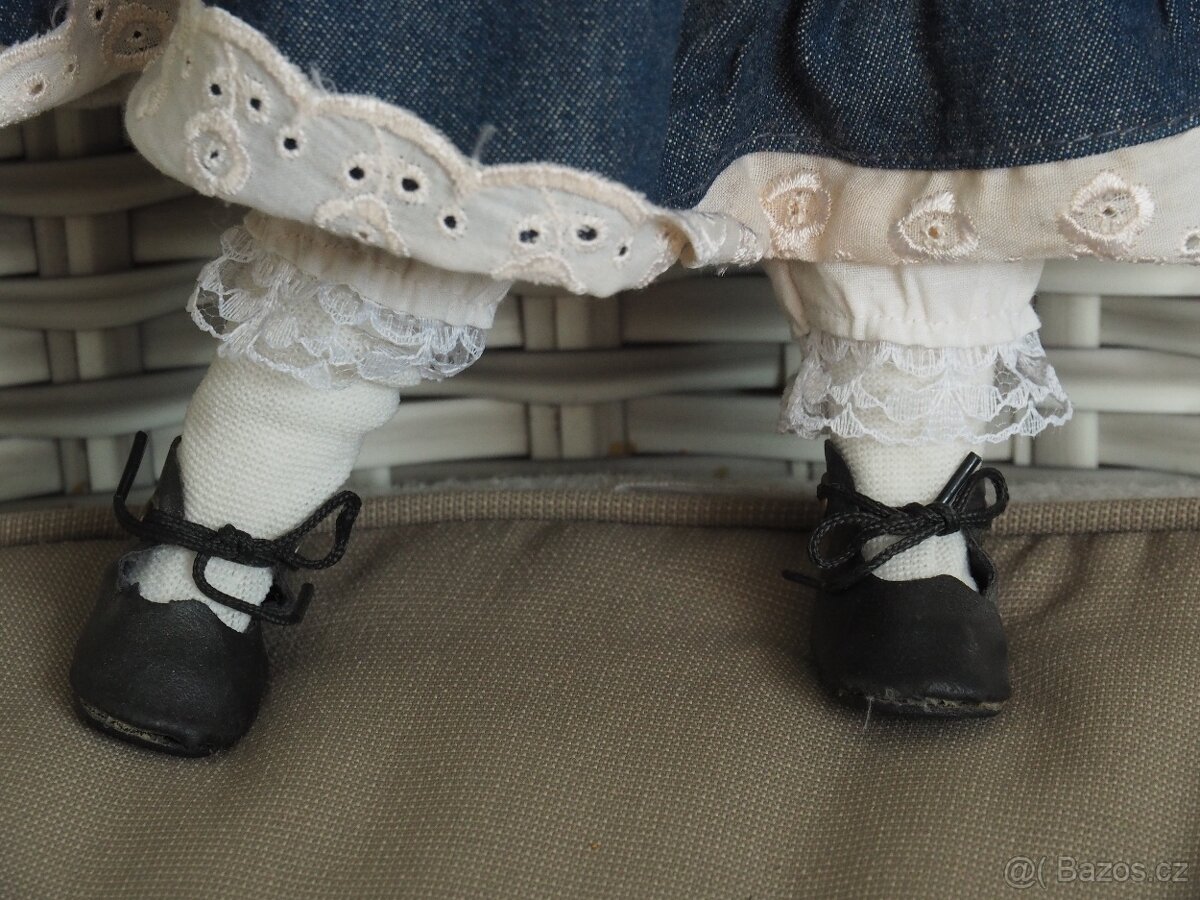 Porcelánová panenka - udivená - 4