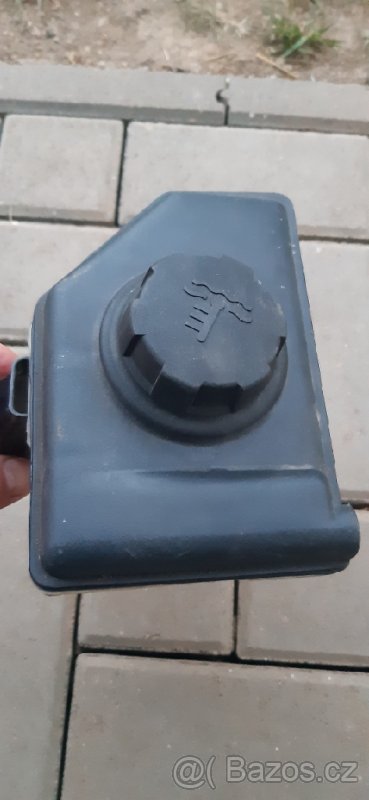 Nádržka na chladící kapalinu Volvo V40 - 4