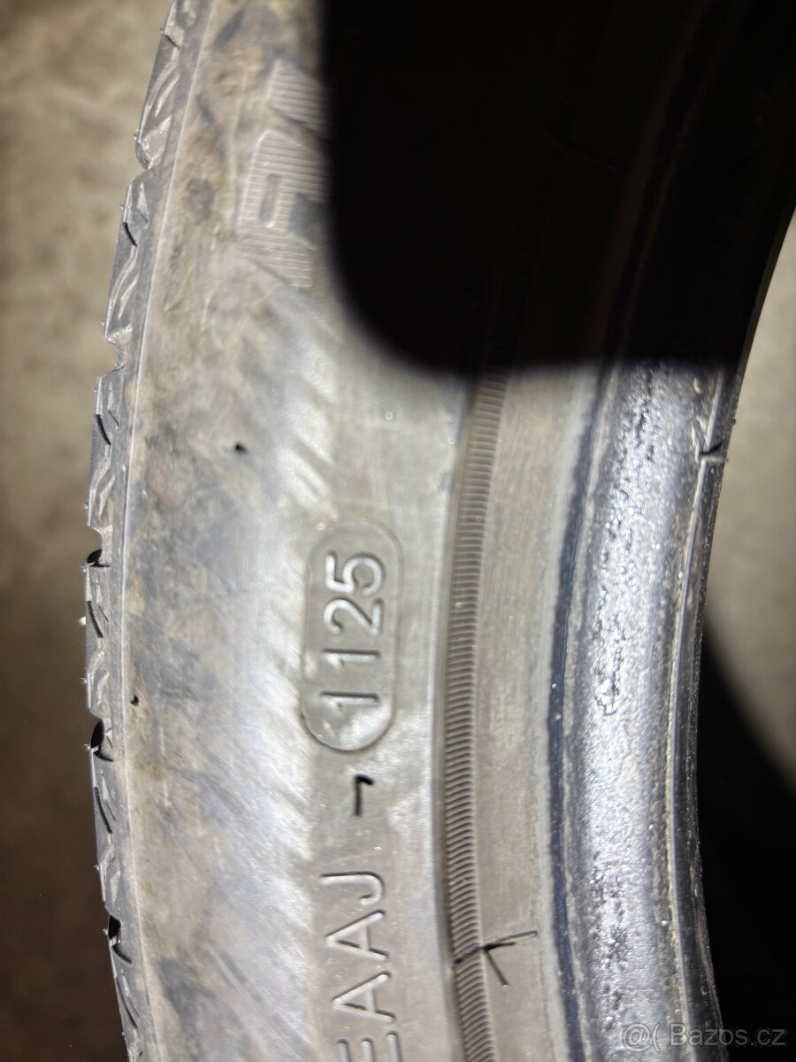 Prodám 2ks zimní 205/45 r16 - 4