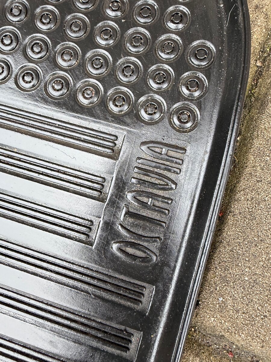 ORIGINÁL KOBEREČKY OCTAVIA 2. - 4