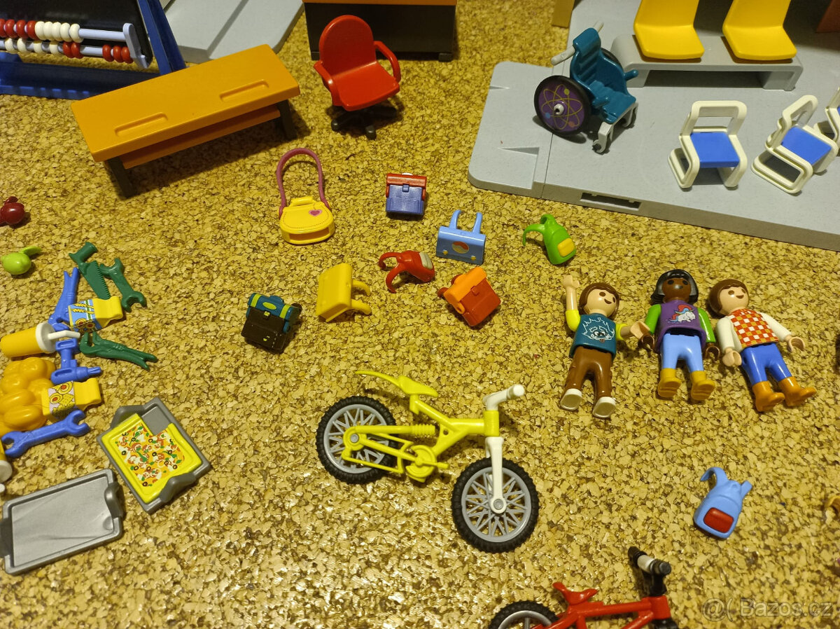 Playmobil 9453 – Velká škola - 4