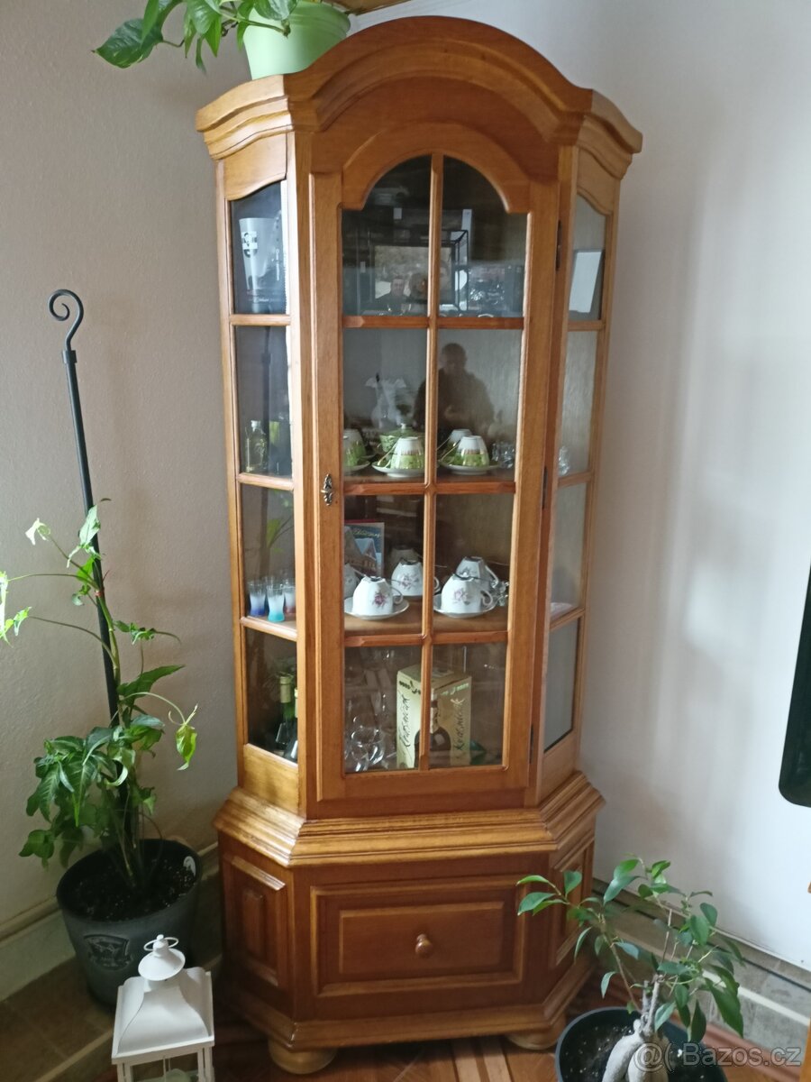 Obývací nábytek a sedačka - 4