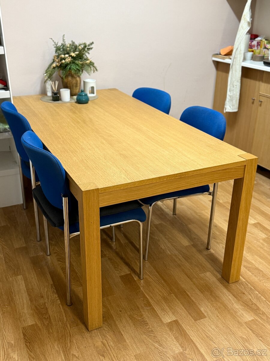 Dubový jídelní stůl - 4