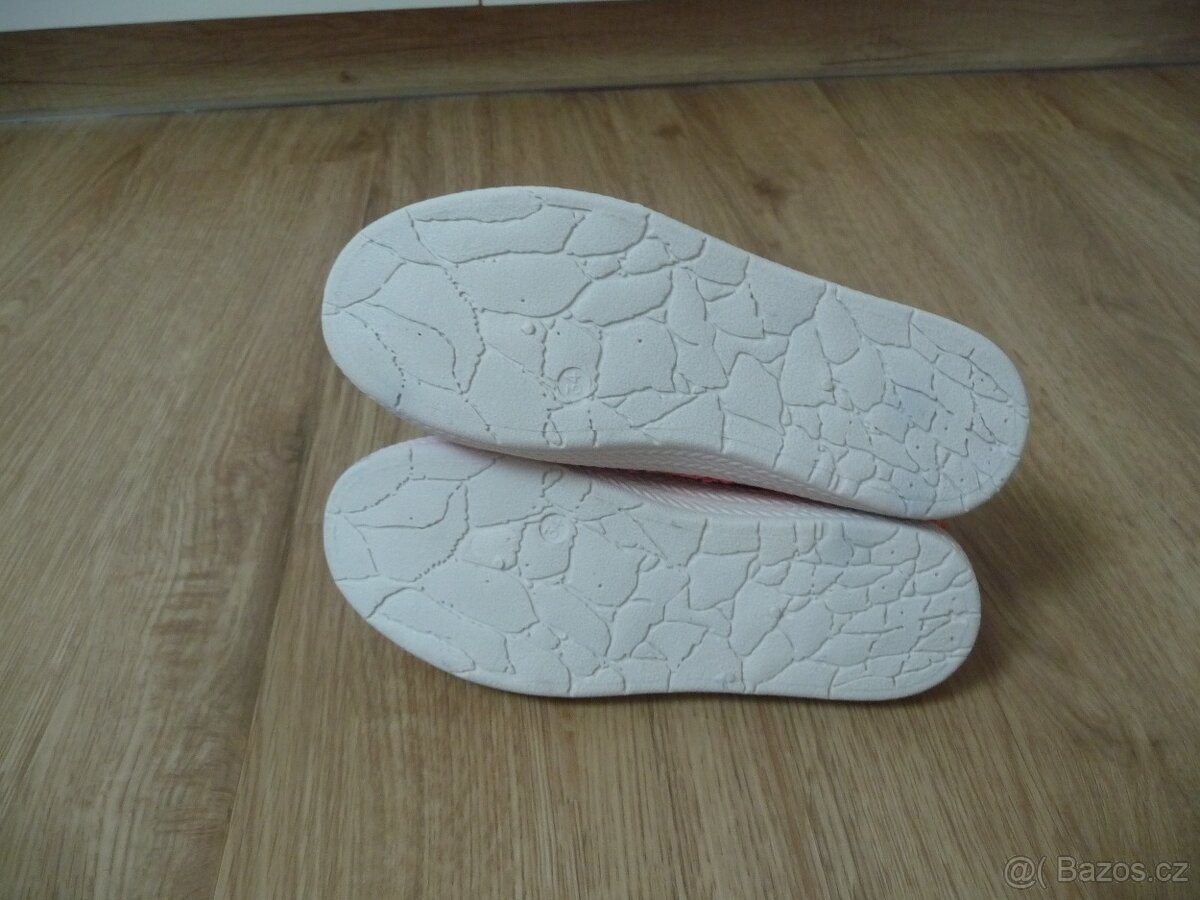 NOVÉ Dívčí tenisky B.B.G. vel. 34 - 4