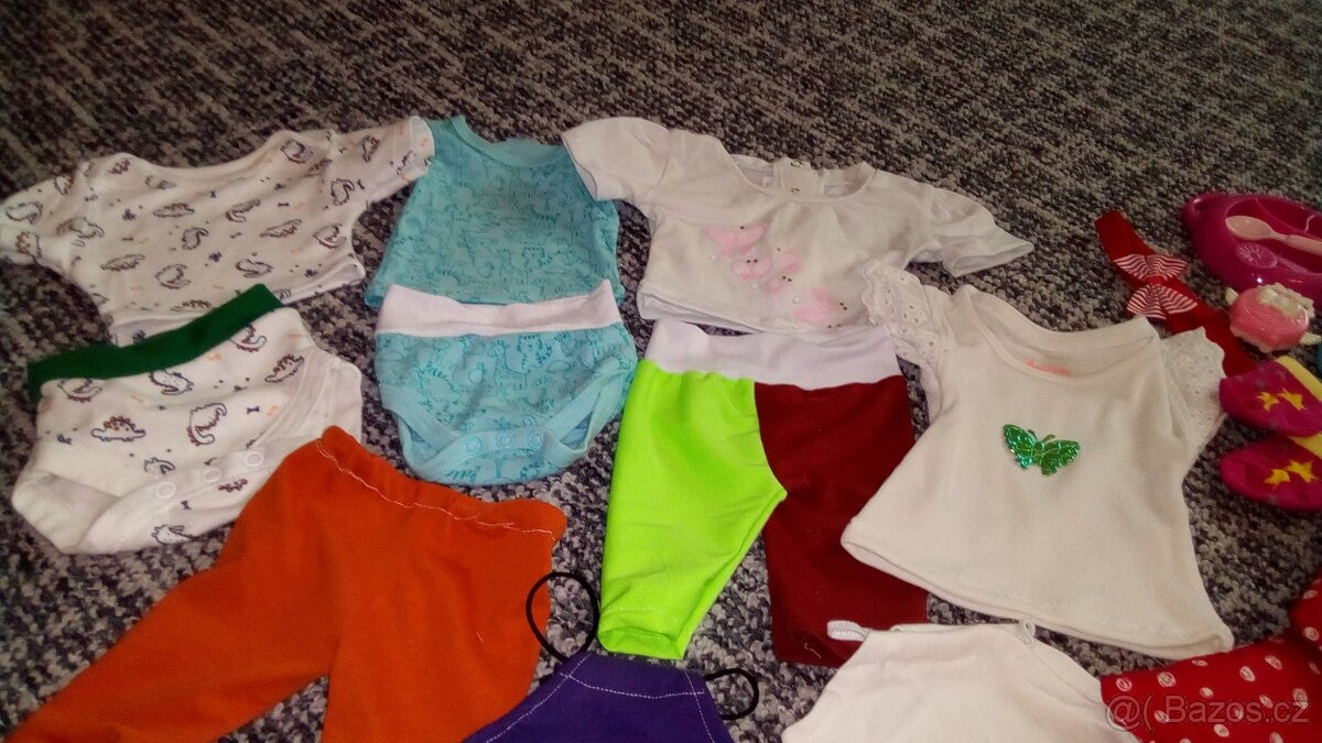 Oblečení aj.pro panenky /BB/ cena celkem - 4