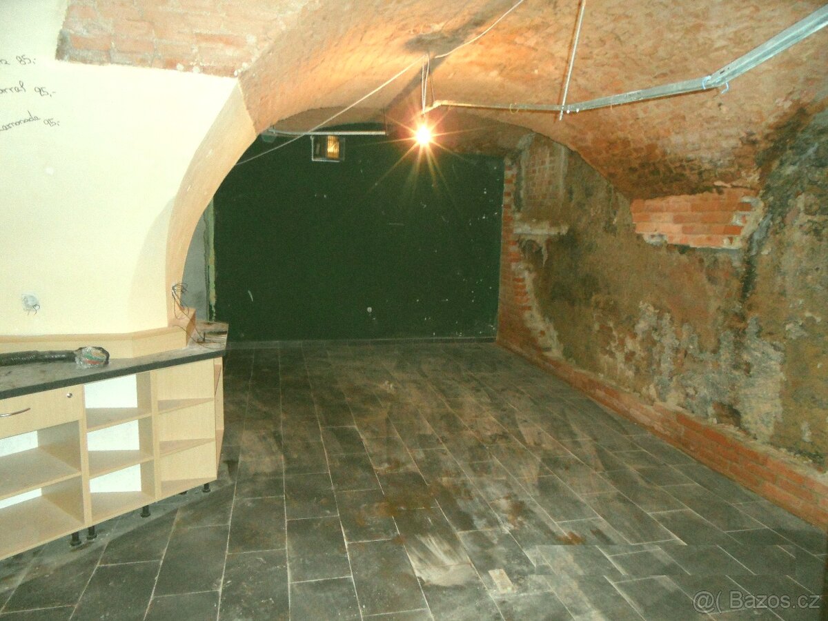 Pronájem sklepních prostor.420 m2 v centru Liberce - 4