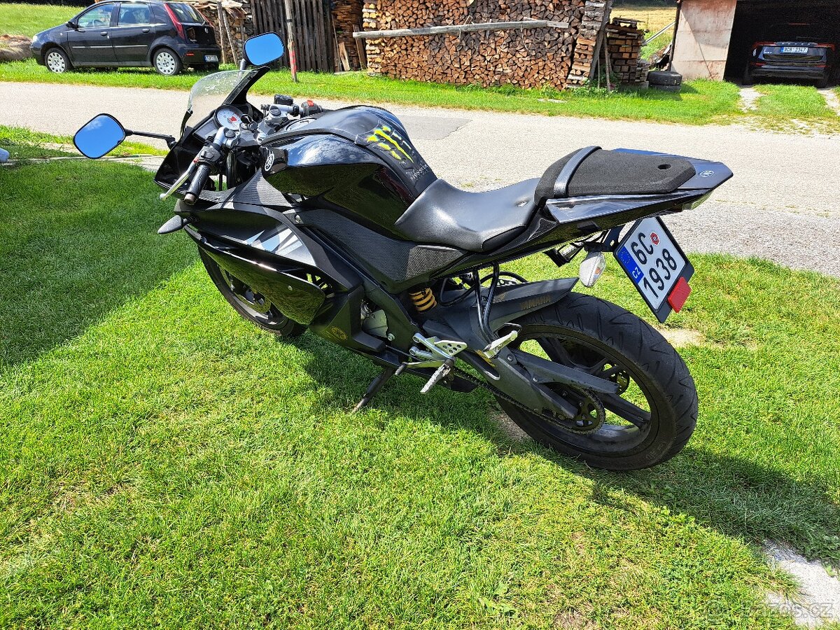 Yamaha YZF-R125 - 4