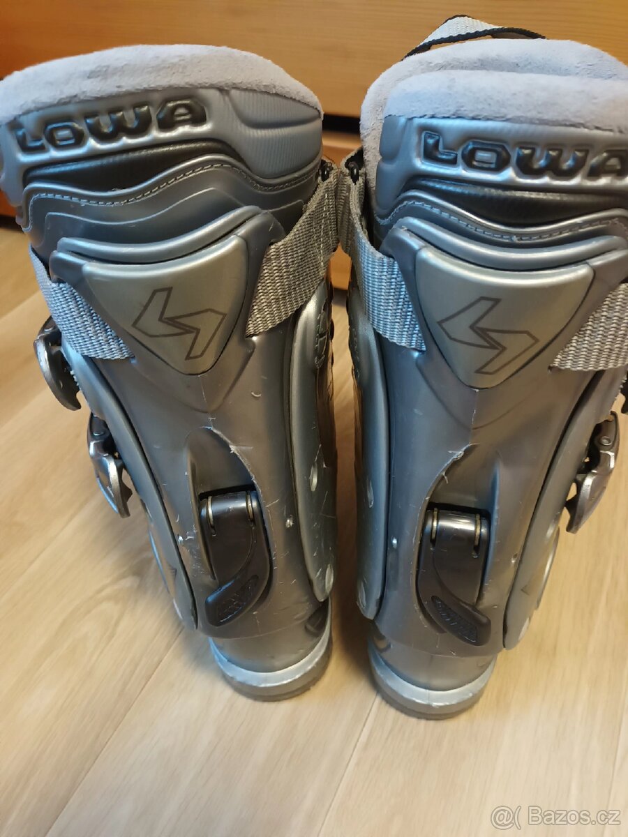 Lyzaky zn. Lowa 240/260 - 4