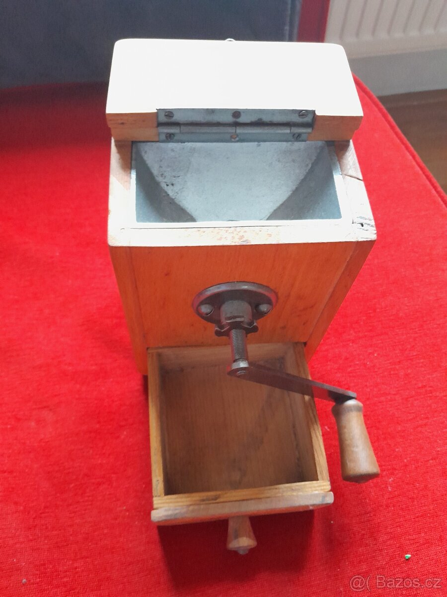 Mlýnek na kávu - 4