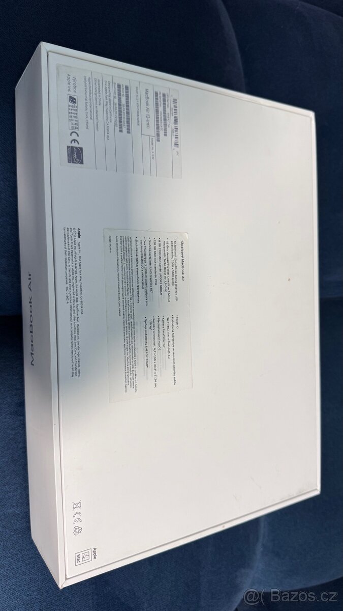 MacBook Air 13” (2020) – Intel Core i5, 8 GB RAM, 128 GB SSD - 4