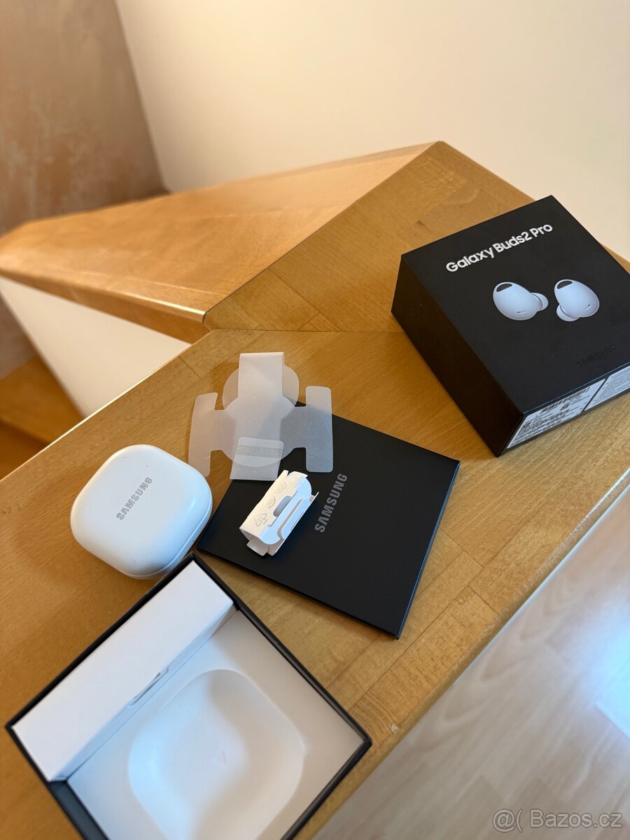 sluchátka Samsung Galaxy Buds2 Pro - Bílá (White) - 4