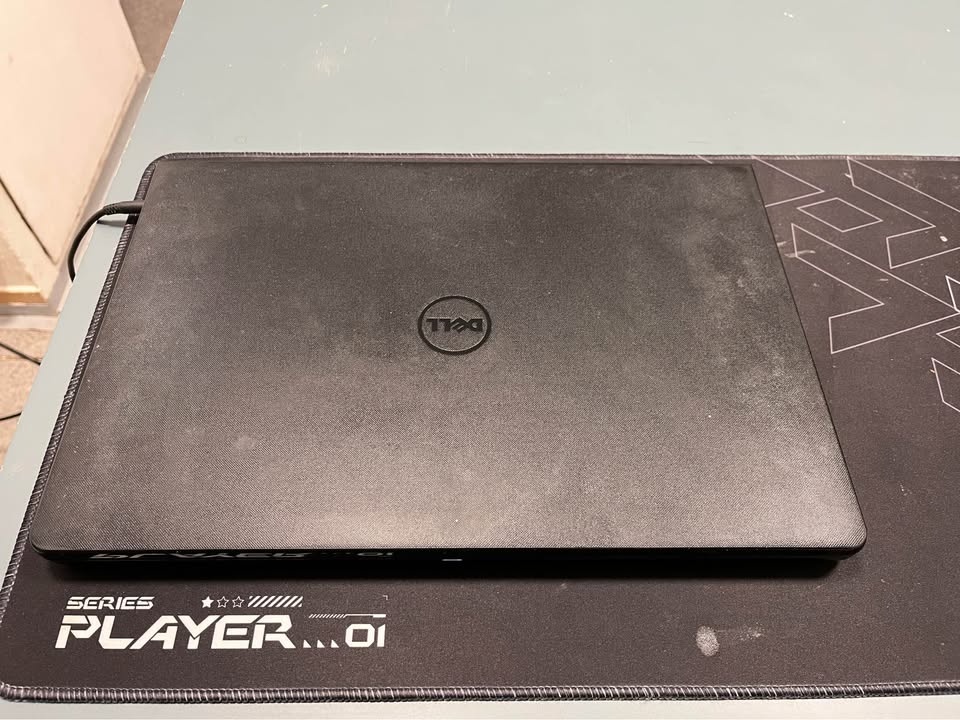 Notebook Dell Vostro 15 5100 i5 7th gen| radeon 520 2GB - 4