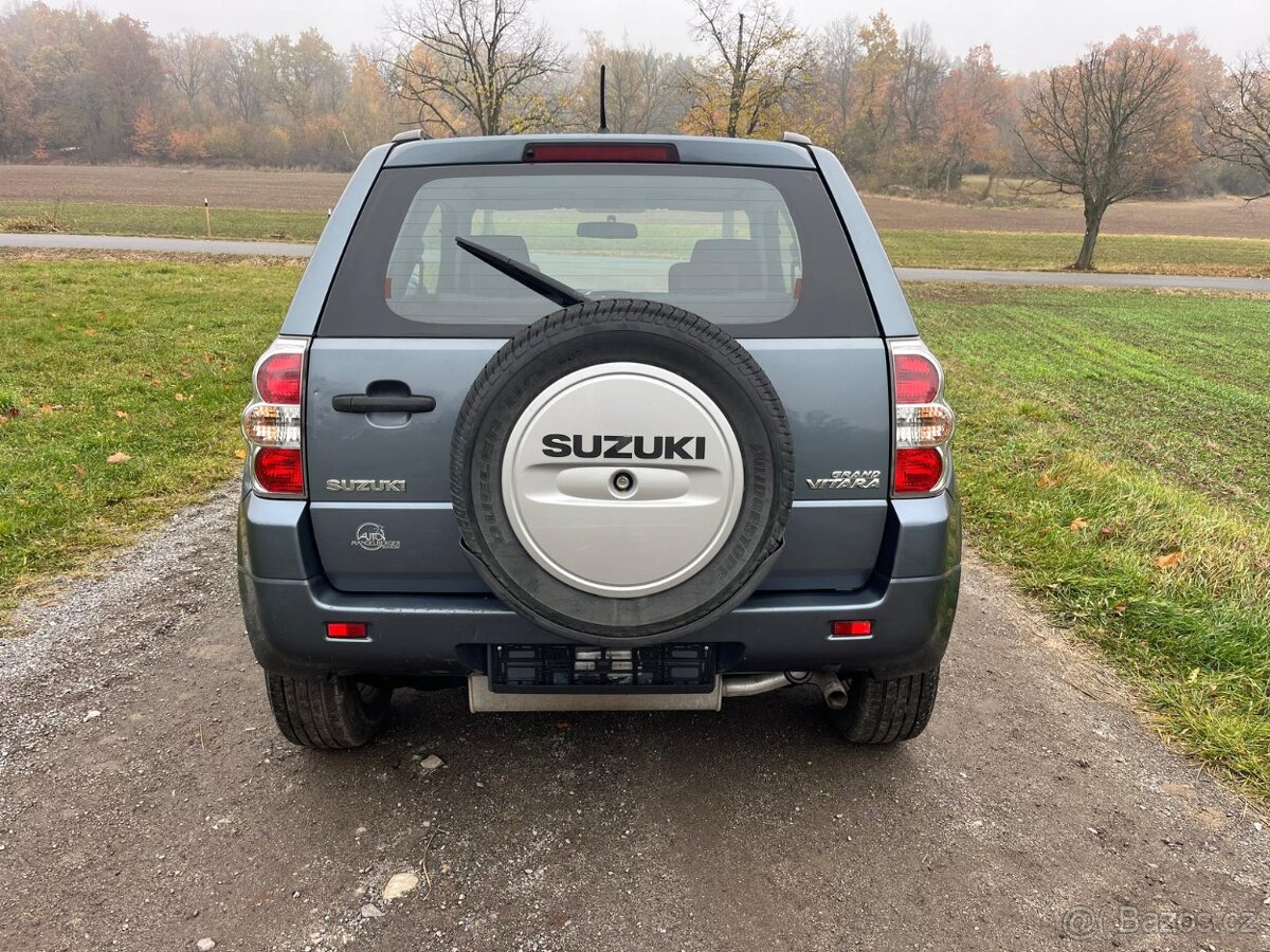 Prodám SUZUKI GRAND VITARA II 1,6i 16v 78kw 4x4 3DV 84.000KM - 4