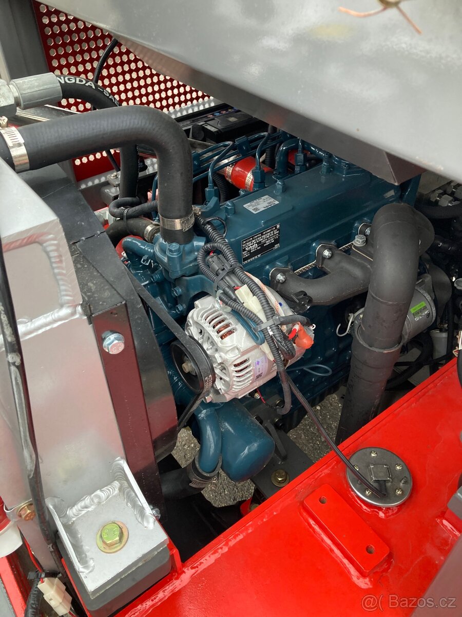 Teleskopický nakladač - 4