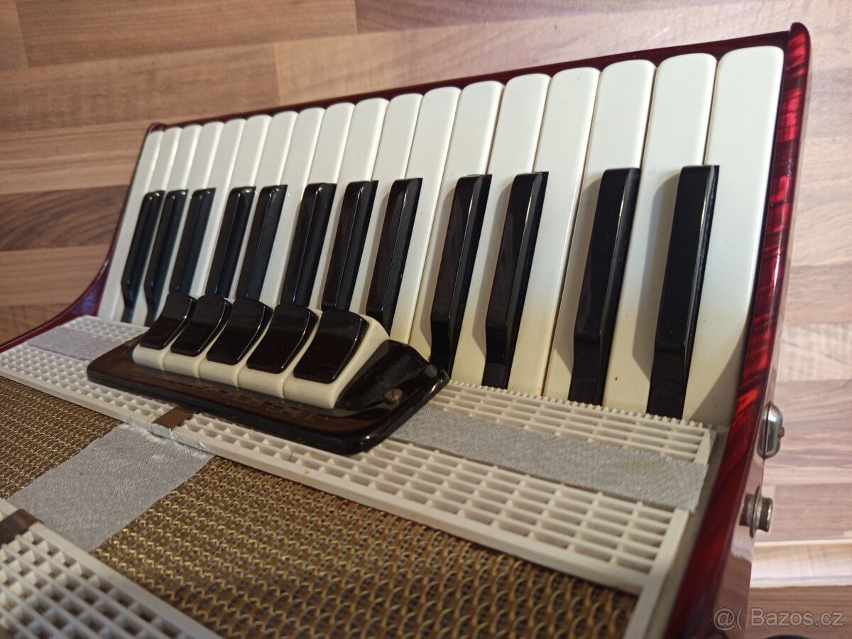 Akordeon (harmonika, heligonka) Weltmeister - 4