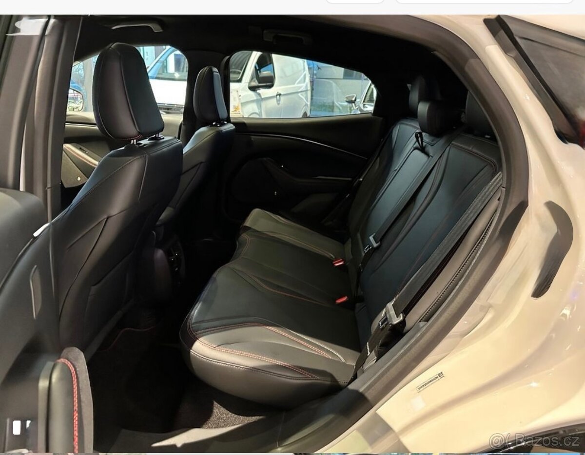 Mustang Mach-E ,273kW,DPH,Premium 98,7kWh,4x4 - 4