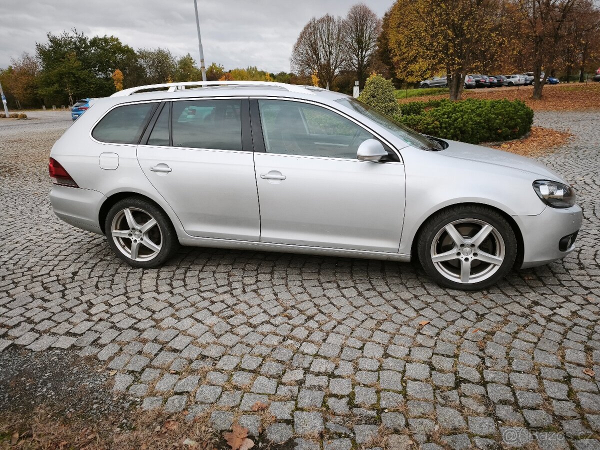 Volkswagen Golf VI combi 2.0 (103 kw) Kůže Highline Panorama - 4