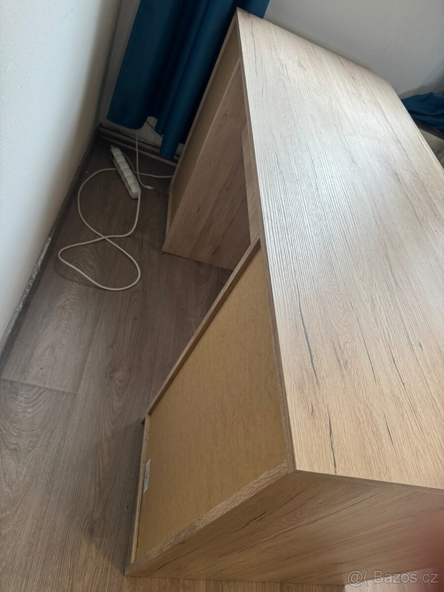 Pracovní stůl - 4