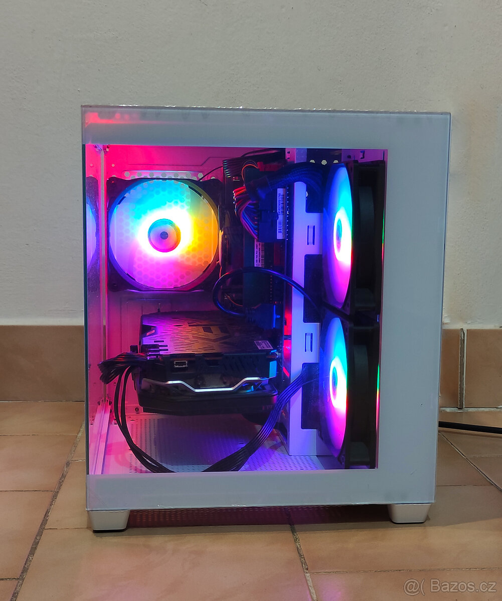 Malý Herní počítač s RX 5700 XT - 4