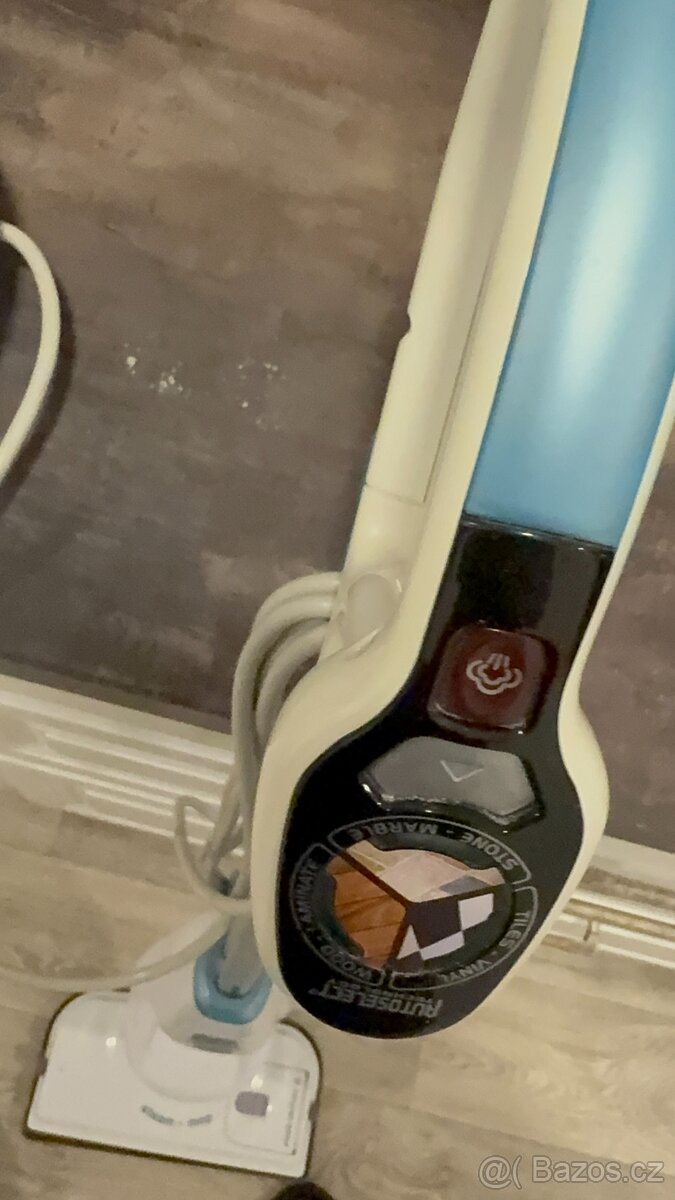 Parní čistič Black Decker - 4