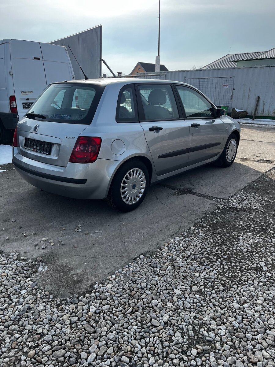 Fiat Stilo 1.4i benzín - 4