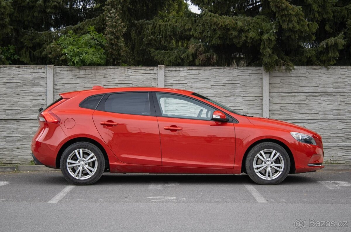 Volvo V40 T2, 1.6l - benzín, manuál - 4