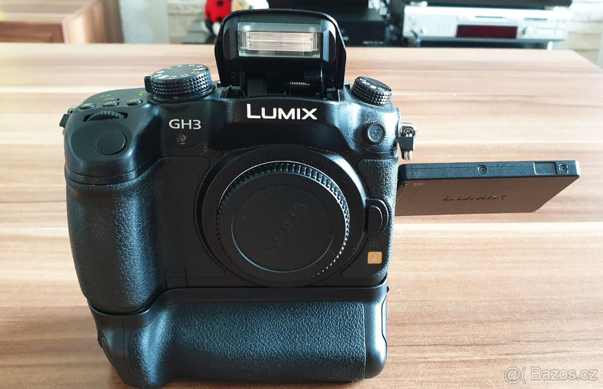 Panasonic Lumix GH3 (tělo + battery grip) - 4