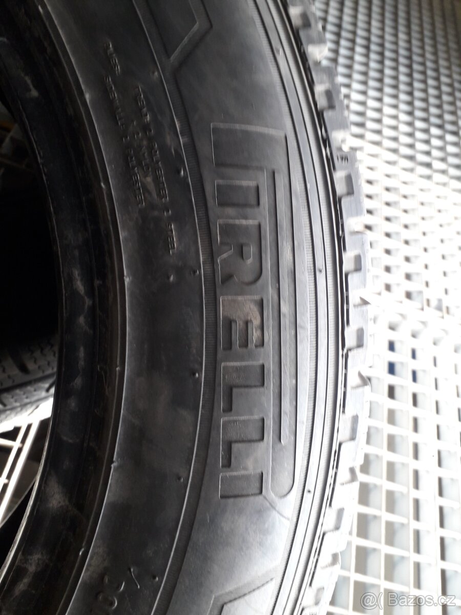 205/65R16C Pirelli Carrier Winter (4xZima) - 4