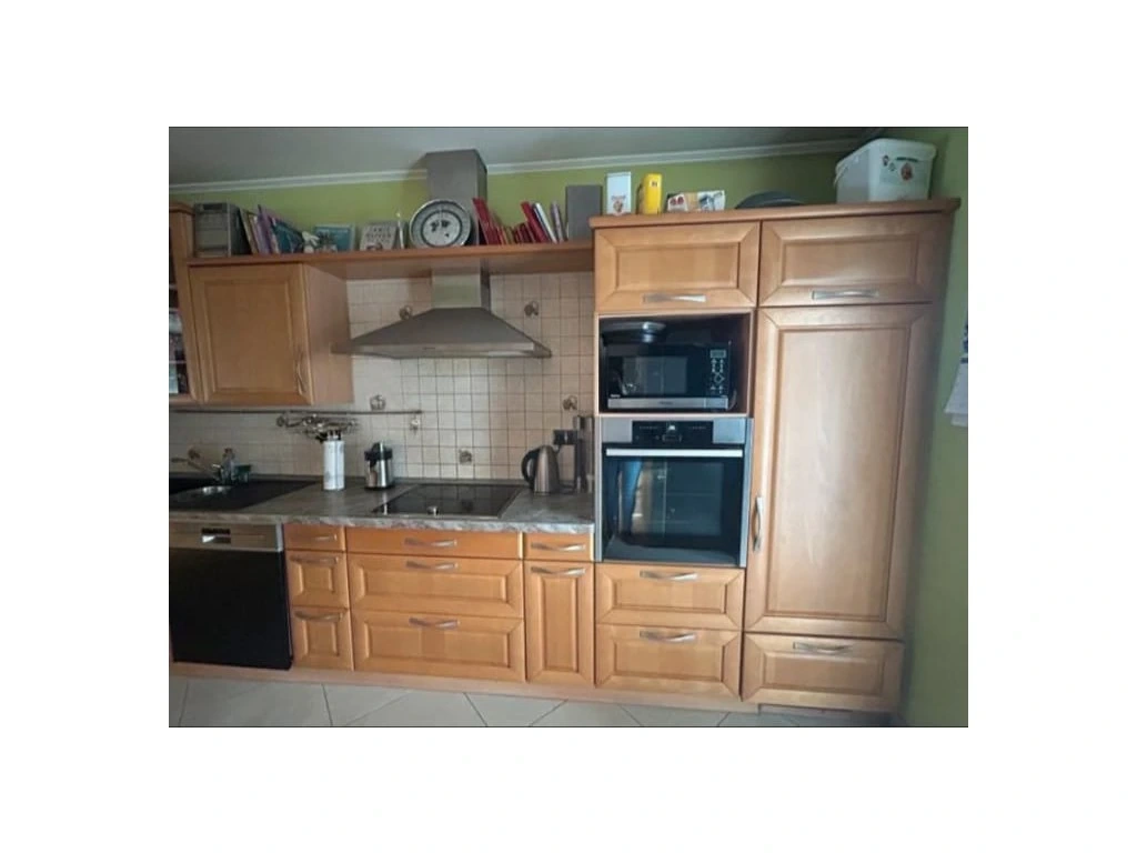 Kuchyně z masivu se spotřebiči a ostrůvkem,5606 - 4