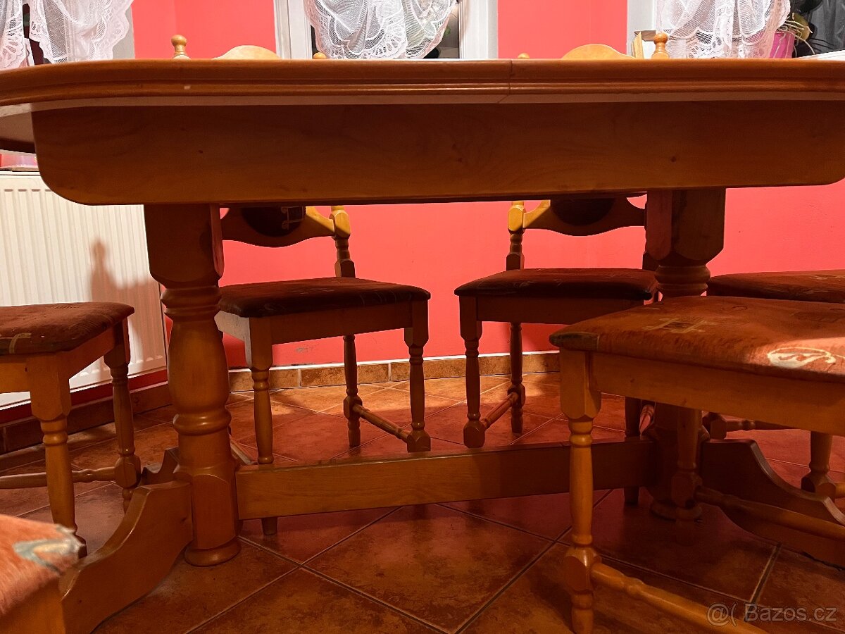 Jídelní stůl - 4