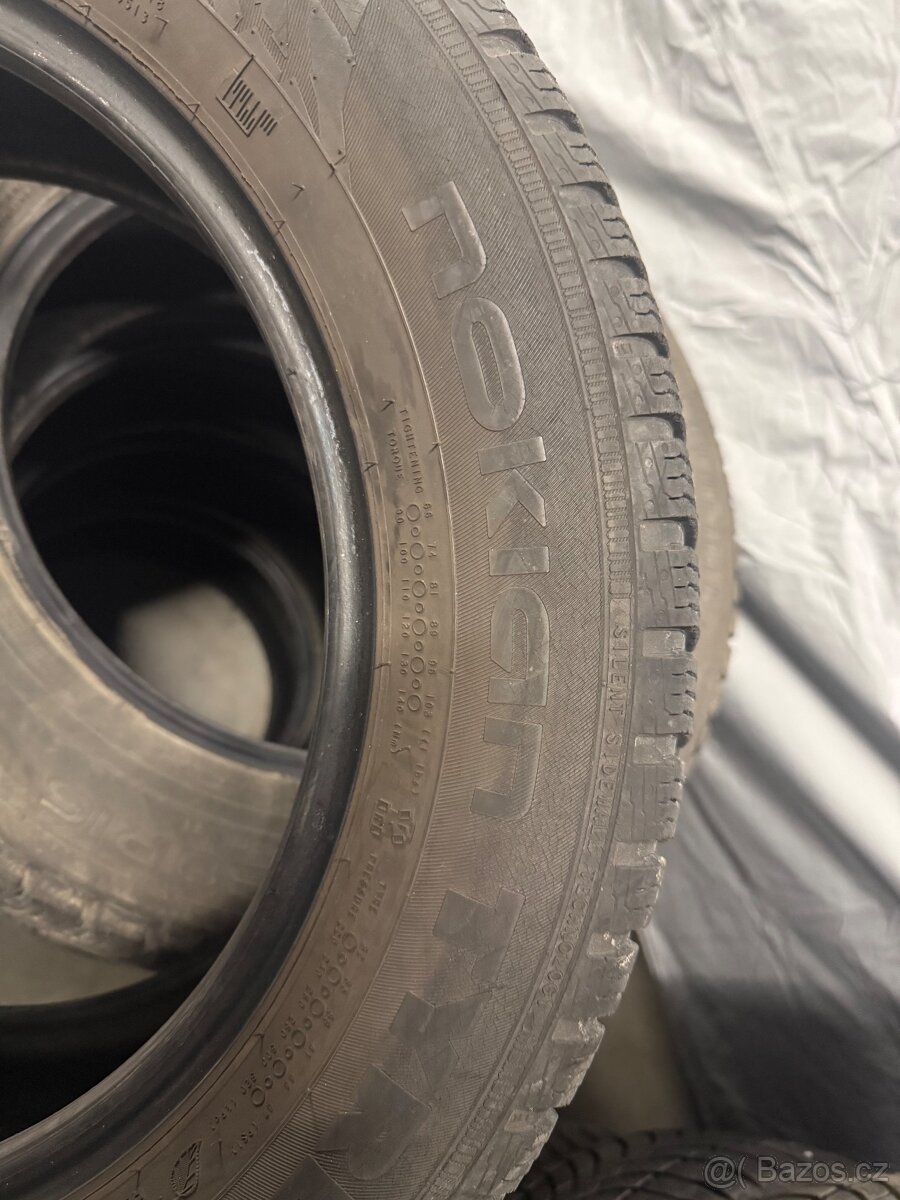 prodám zimní 205/60/16 Nokian - 4