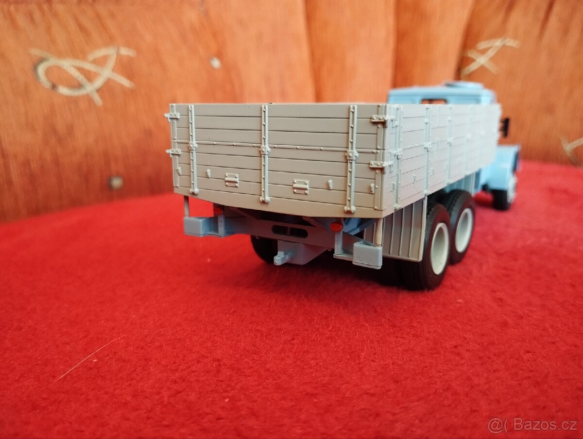 Tatra 111 R 1:43 Modimio - 4